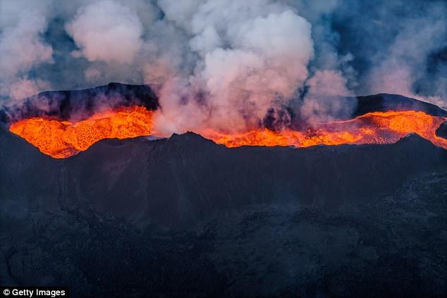 Самый большой вулкан Исландии готовится к извержению (ФОТО, ВИДЕО)