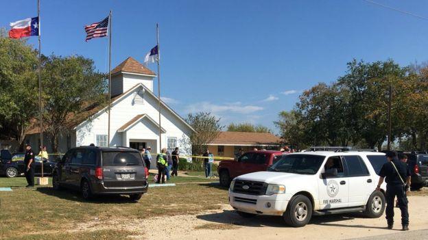Стрельба в церкви Техаса: убиты почти 30 человек (ФОТО, ВИДЕО)