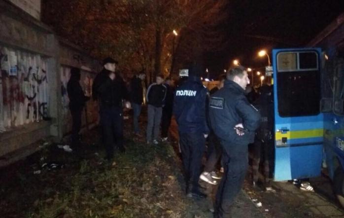 Драка футбольных фанатов в Киеве: полиция уточнила количество задержанных и пострадавших