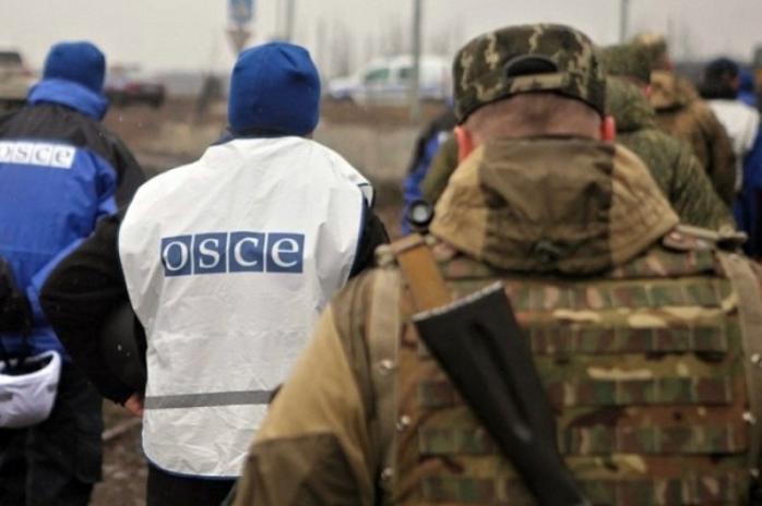 Вооруженные боевики ДНР не пустили наблюдателей ОБСЕ в поселок вблизи Донецка