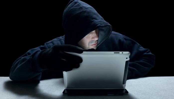 Ущерб в 2 млн грн: хакер за деньги вмешивался в работу государственной системы электронных торгов