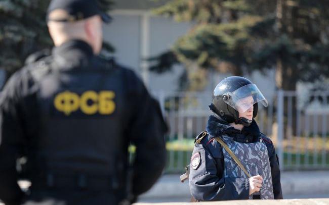У Криму окупанти обшукали будинок голови регіонального Меджлісу (ВІДЕО)