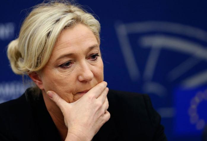 Марин Ле Пен лишили депутатской неприкосновенности из-за твита об ИГИЛ