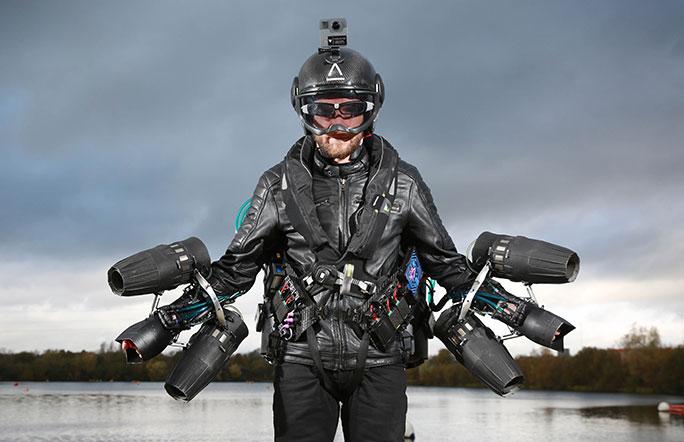 Британский изобретатель побил мировой рекорд скорости передвижения в летающем костюме (ФОТО, ВИДЕО)