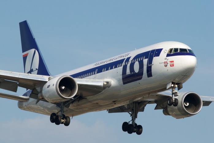 Польская авиакомпания LOT запустит новый рейс во Львов
