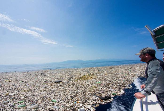 Потерянный рай: обнародовано шокирующее видео масштабов мусорного пятна на Карибах (ВИДЕО)