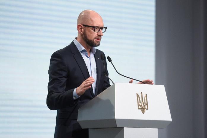 Яценюк: «Народний фронт» йде на парламентські та президентські вибори