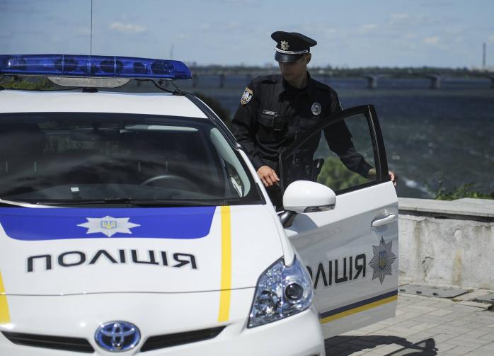 На Дніпропетровщині автомобіль з поліцейськими обстріляли з гранатомета (ФОТО)