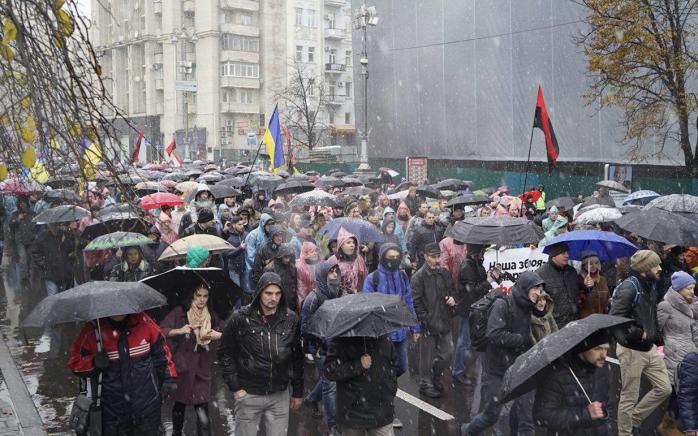 «Марш возмущенных» в Киеве: активисты требовали принять закон об импичменте президента (ФОТО, ВИДЕО)