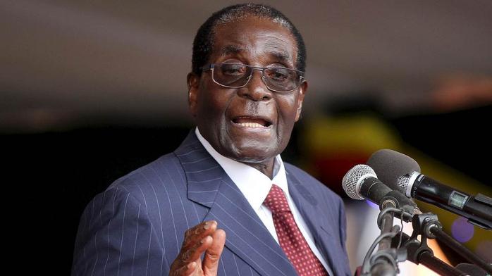 Захват власти в Зимбабве: 93-летний Мугабе отказывается уходить с поста президента — СМИ