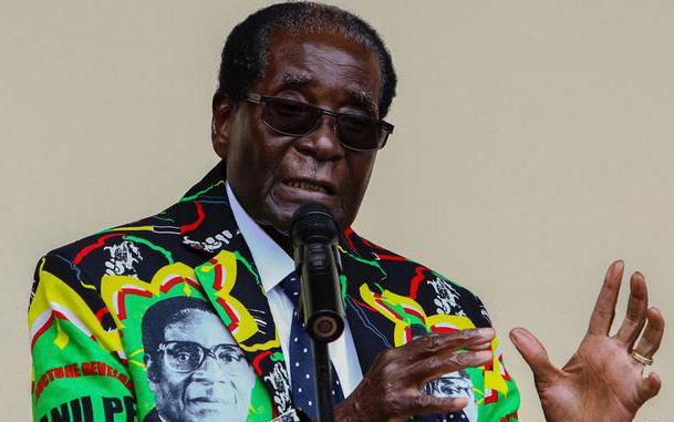 Кризис в Зимбабве: президент Мугабе объявил голодовку