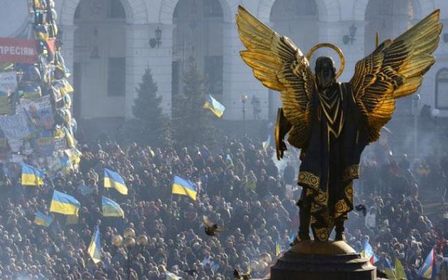 День достоинства и свободы в Украине: центр Киева перекрыли для торжеств (КАРТА, ВИДЕО)