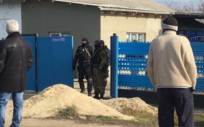 Репрессии в Крыму: оккупанты задержали нескольких членов Меджлиса (ФОТО)