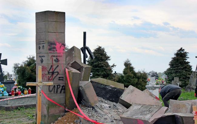 У Польщі спростували домовленість із Україною щодо відновлення пам’ятників УПА