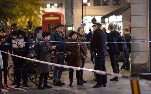 Паника в центре Лондона: полиция получила сообщения о стрельбе (ФОТО, ВИДЕО)