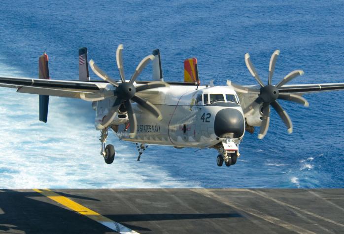 Військовий літак США впав у Філіппінське море, загинуло троє моряків