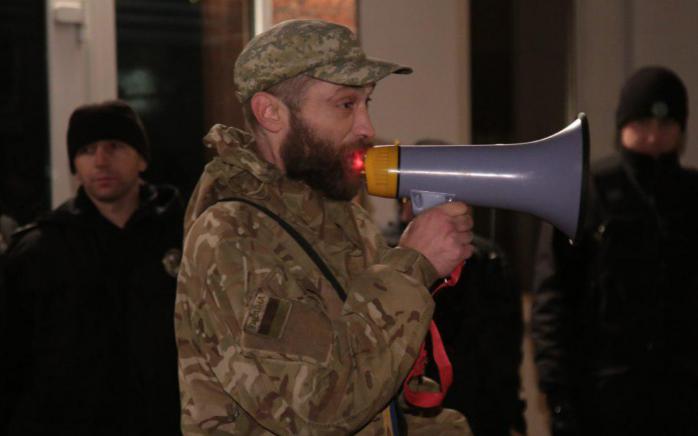 «Освободите добробатовцев»: в Киеве активисты устроили акцию под МВД (ФОТО, ВИДЕО)