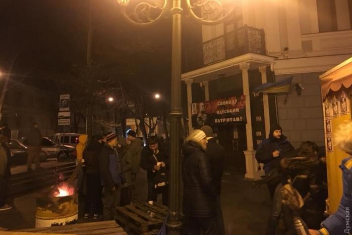 В Одессе у здания прокуратуры началась бессрочная акция протеста (ФОТО, ВИДЕО)