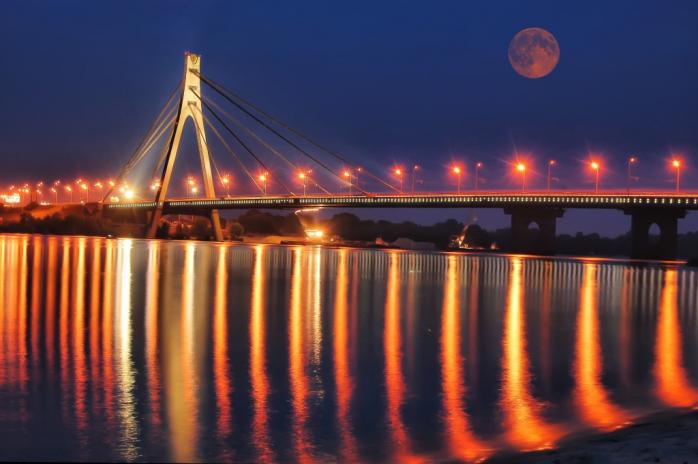 Московский мост, источник: argotourua.com
