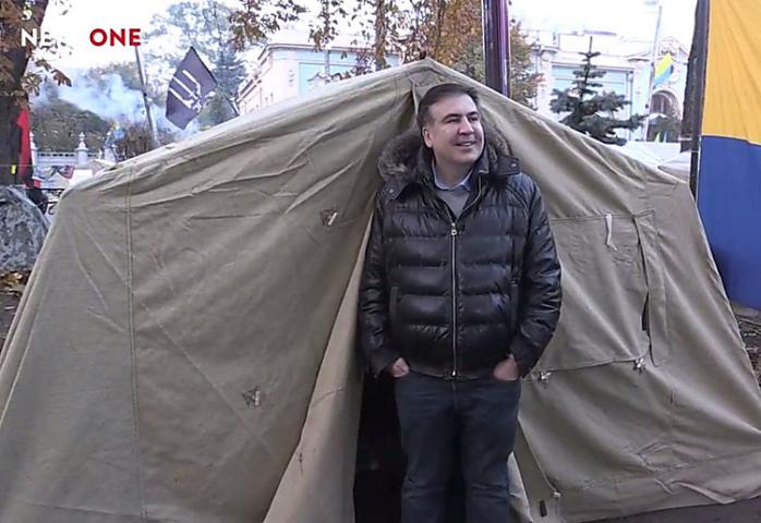 Михаил Саакашвили в палаточном городке возле ВР