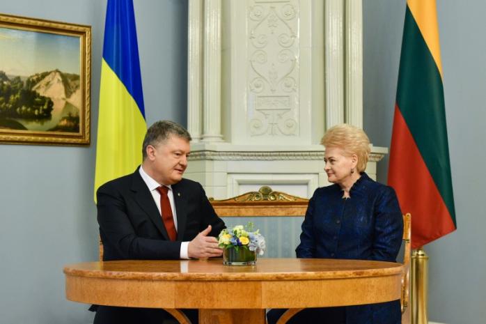 Порошенко під час візиту в Литву. Фото: прес-служба президента