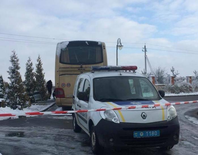 Неизвестные взорвали польский автобус, фото: Игорь Зинкевич Facebook 