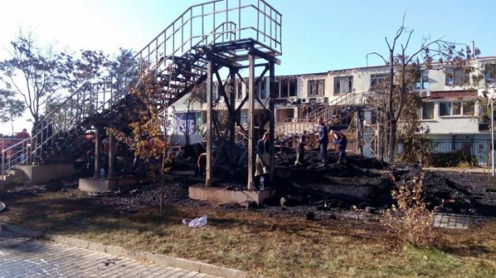 Наслідки пожежі у таборі. Фото: odessa-life.od.ua