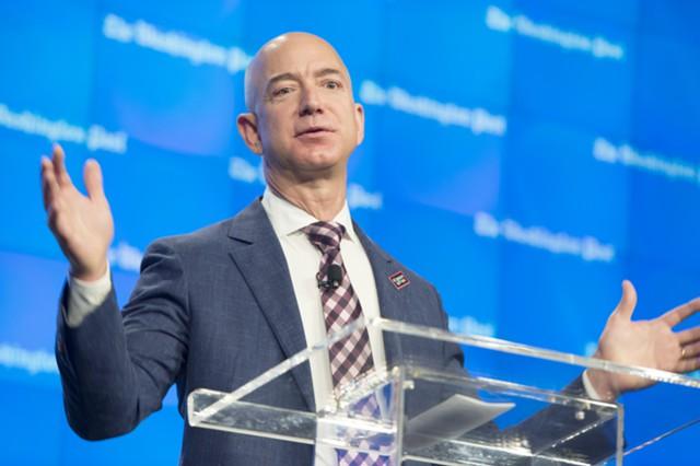 Глава інтернет-компанії Amazon Джефф Безос. Фото: EPA