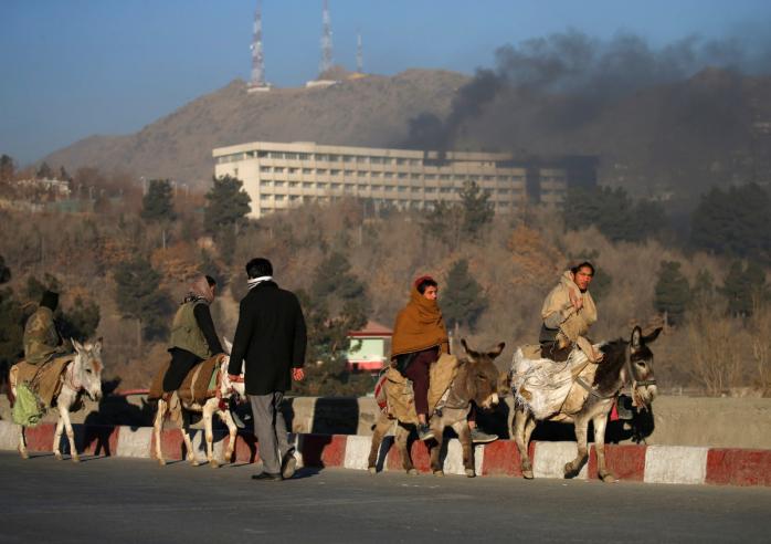 Нападение на отель в Кабуле. Фото: Reuters