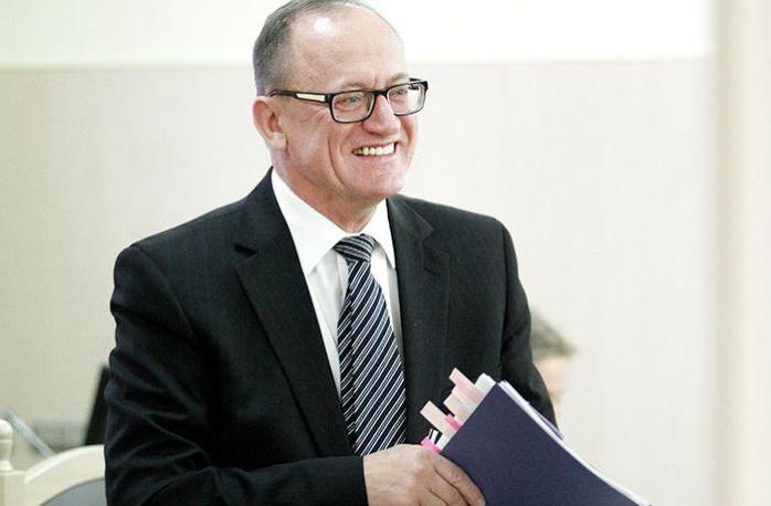 Судья Пасенюк, требовавший от государства 140 тысяч за вынужденный прогул, придумал новый «бизнес-план»