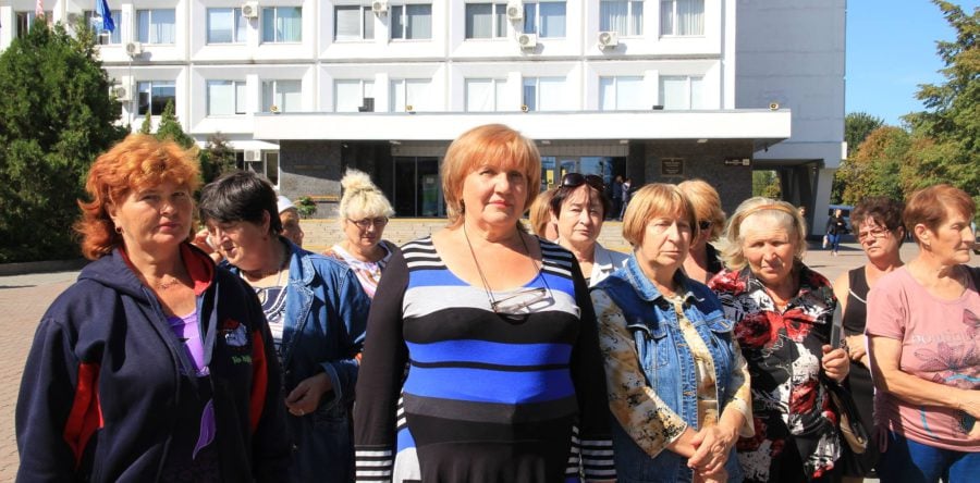 Уволенные работники КП «Служба содержания домов «Мытница» Черкасского городского совета