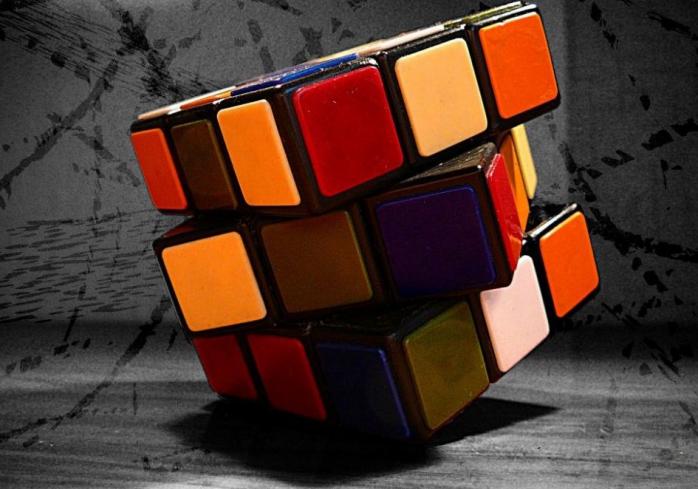 Верховний суд: «кубик Рубіка» від невідомих творців