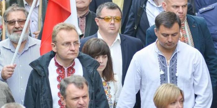 Навстречу выборам. Семен Семенченко в центре, на фото слева от него — Андрей Садовый, справа — Тарас Пастух. Фото: Facebook