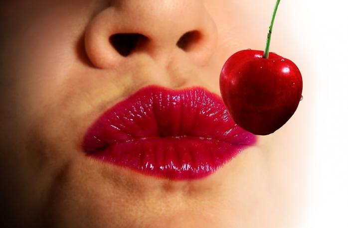 Натуральные средства для красивых губ