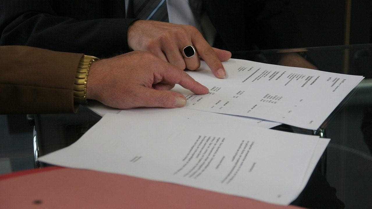Договір і закон: про феномен договору у праві. Фото: Max Pixel