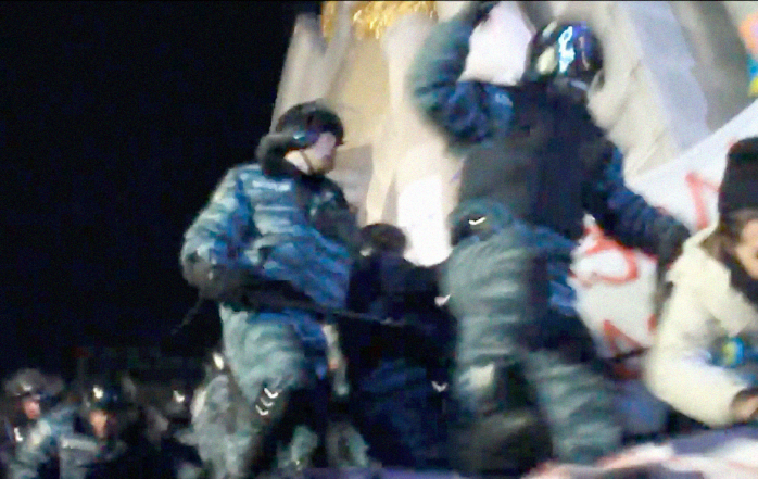 Зачистка Майдана: начало новой эпохи в Украине