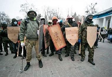 Правый вектор Майдана: провокаторы и герои