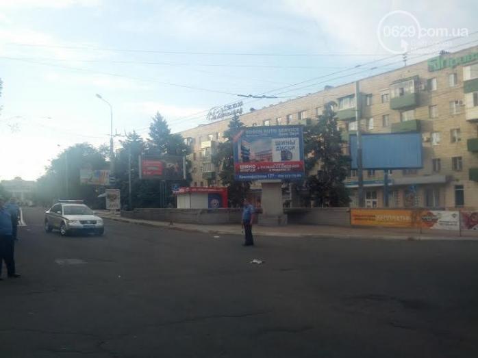 АТО в Мариуполе: штаб ДНР взяли штурмом (ФОТО, ВИДЕО)