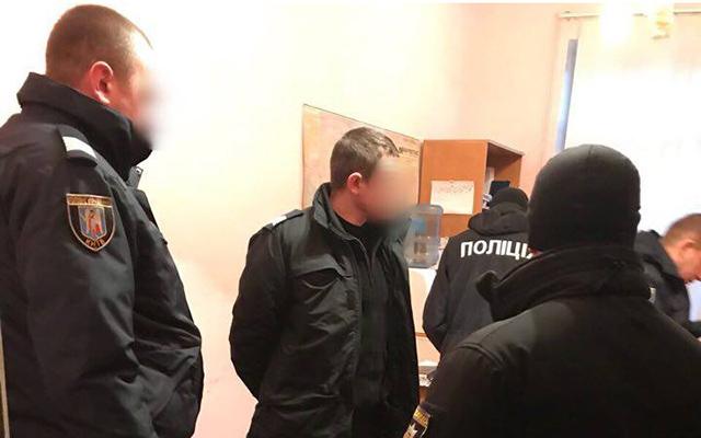 Затримання поліцейських. Фото: прес-служба прокуратури Києва