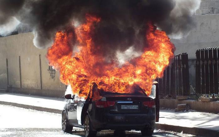 У Києві спалили «Лексус» адвоката, який захищав Насірова (ФОТО)