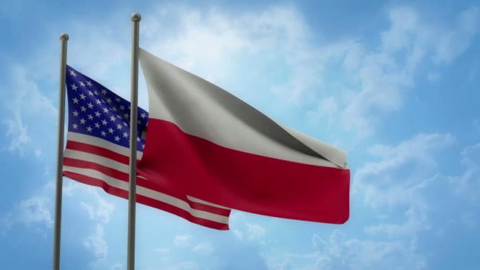 США заморозили встречи с польскими властями из-за скандального закона — СМИ