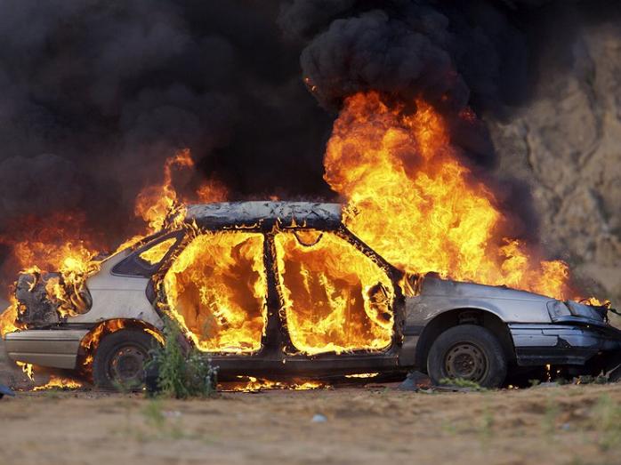 Пожар на подземной парковке в Киеве: сгорели пять автомобилей (ФОТО)