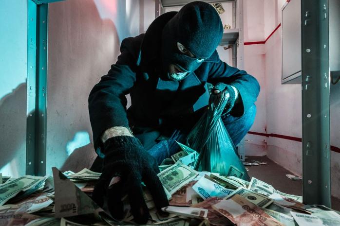 Ограбление банка в Мукачево: грабители пробили железобетонные перекрытия и вскрыли 35 ячеек (ВИДЕО)