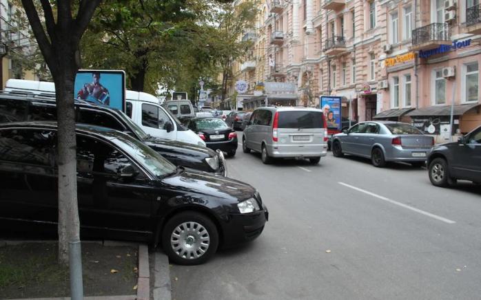 Парковки. Фото: 112 Украина