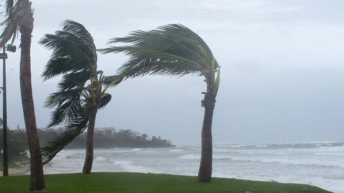 На Фиджи свирепствует ураган: четыре человека погибли, один пропал без вести (ФОТО)