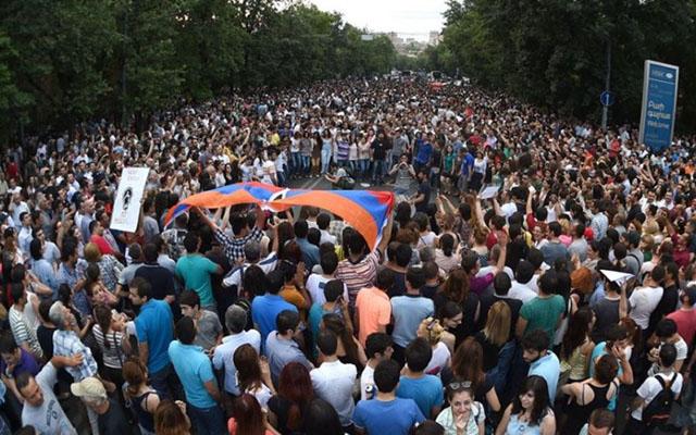 Протести в Єревані: vybor.news