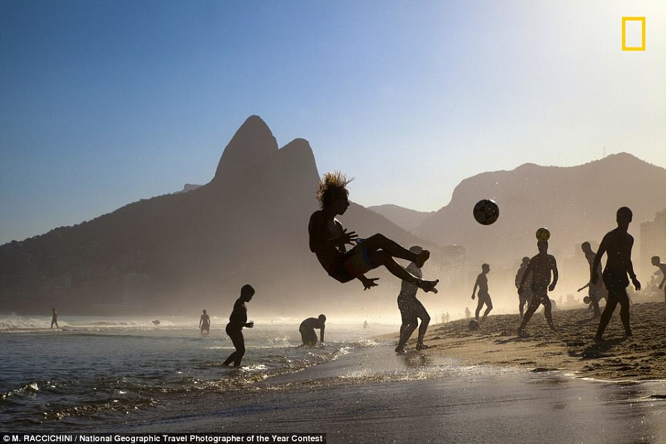 Фото: Відпочинок на пляжі в Ріо-де-Жанейро