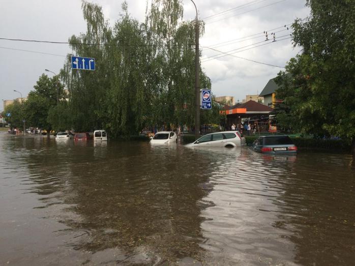 Луцьк затопило, фото - Фейсбук О.Кушнєра