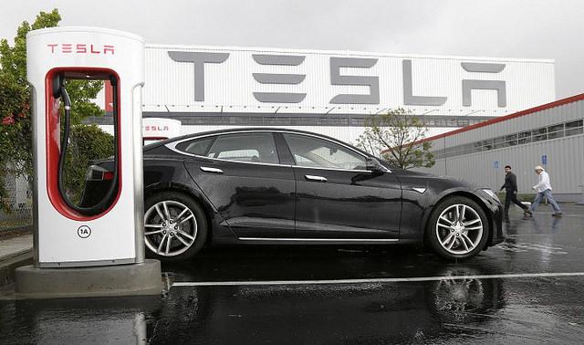 Tesla сейчас готовит ряд новых продуктов, фото: Ponedelnik.info