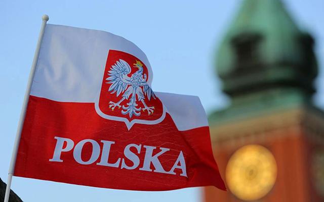 Прапор Польщі. Фото: VisaGet.ru